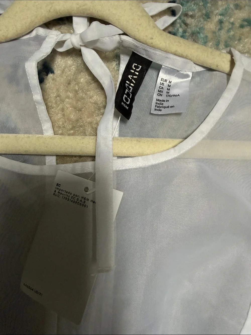 NWT H&M Sheer Puff Sleeve Crop Top - White size Medium - Picture 2 of 5